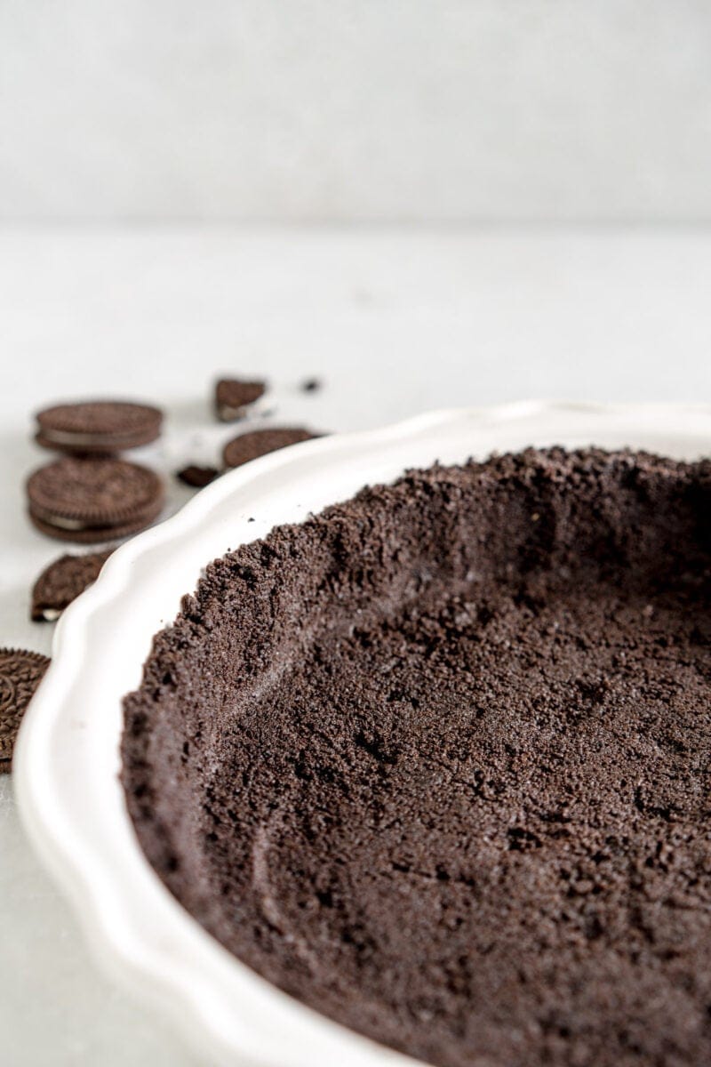side on shot of oreo pie crust