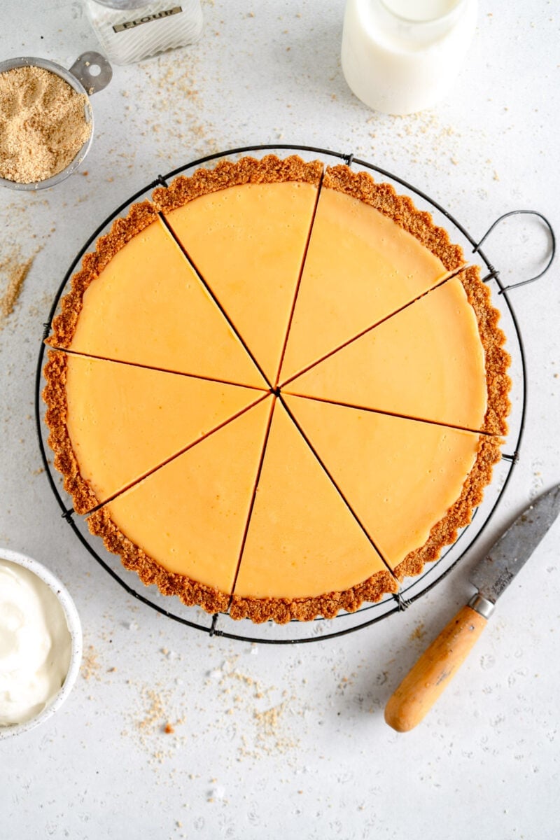 lemon pie with graham cracker crust