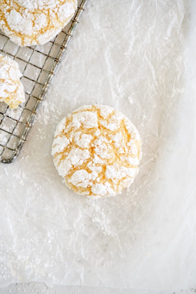 Baked Crinkle Cookie