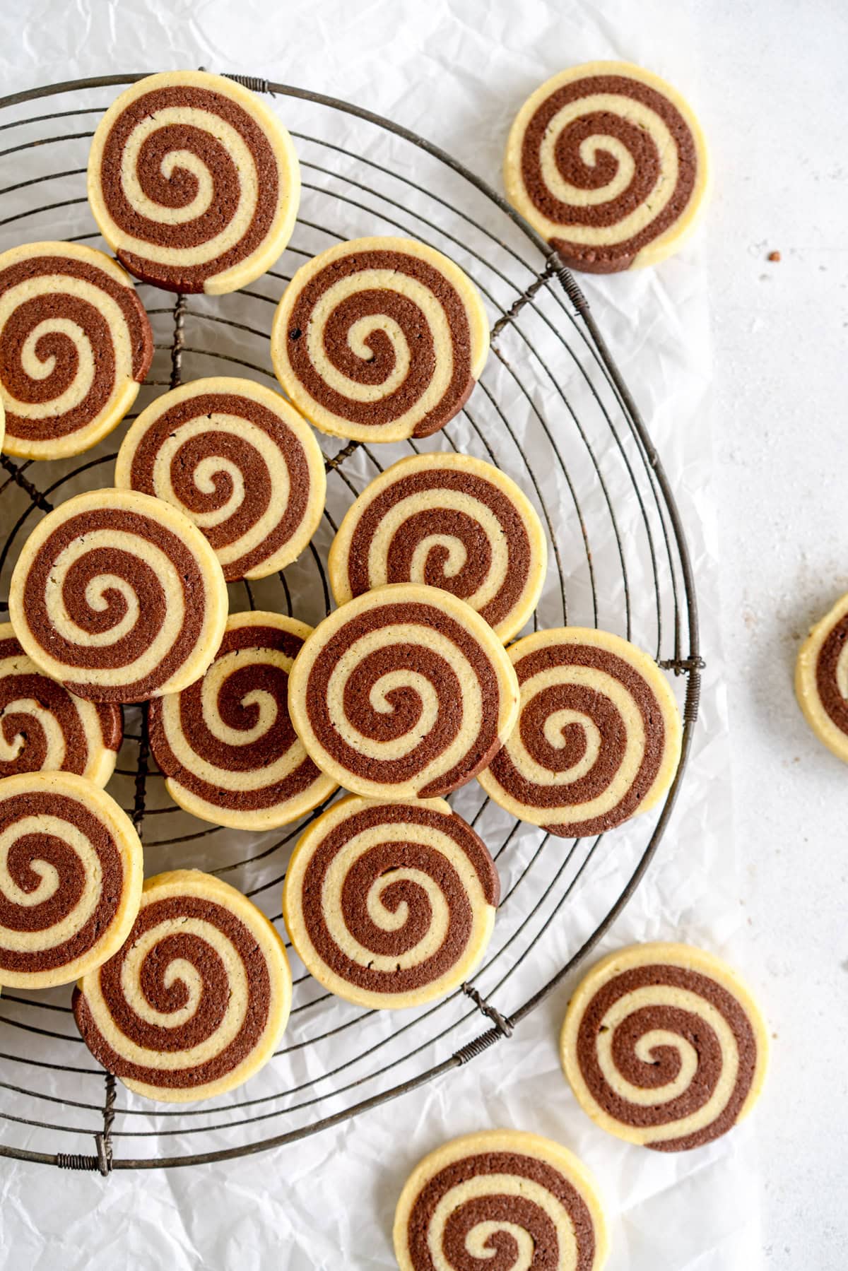 cookies on wire rack pinwheels